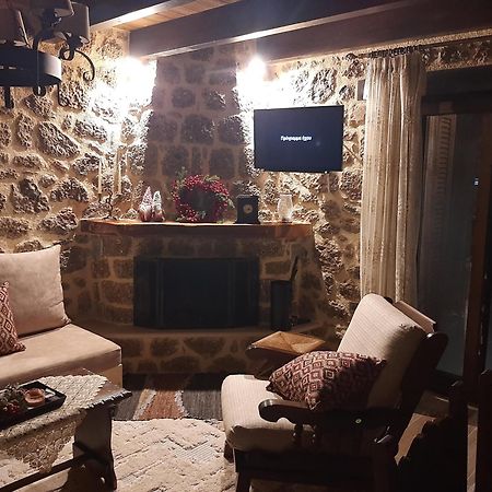 Вілла Νόστος Ано-Трікала Екстер'єр фото